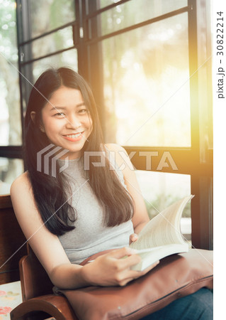 Enjoy relax times with reading book 30822214