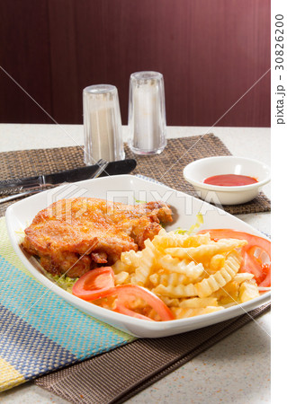 deep fried chicken 30826200