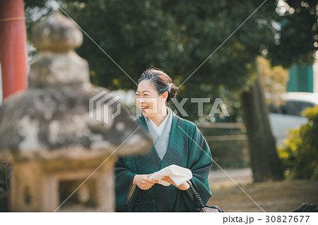 woman during pregnancy or shortly after childbirth woman during pregnancy or shortly after childbirth 30827677