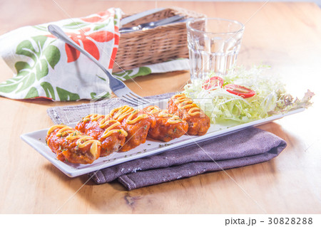 deep fried chicken 30828288