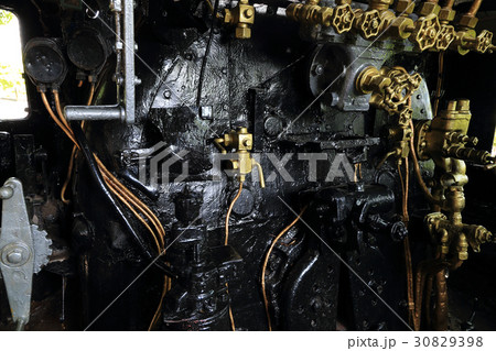 広島に保存されている蒸気機関車 30829398
