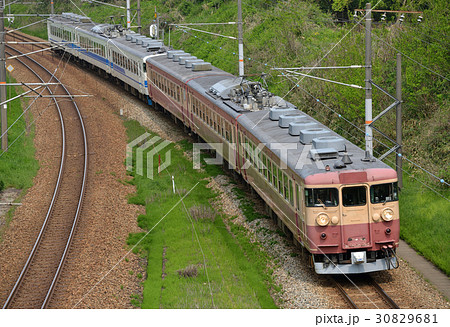 旧北陸本線を走る475系普通電車 旧北陸本線を走る475系普通電車 30829681
