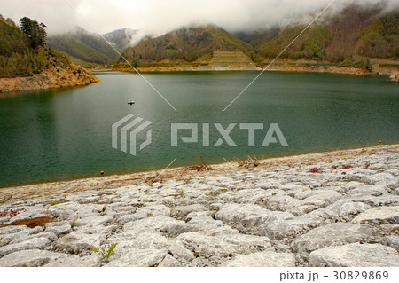 天空のダム　南相木ダム　標高日本一のダム　白いダム 30829869