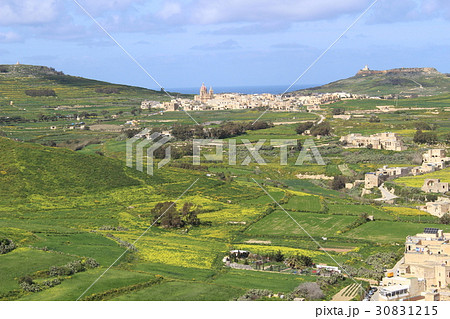 ヴィクトリアの大城塞からの風景　マルタ　ゴゾ島 30831215