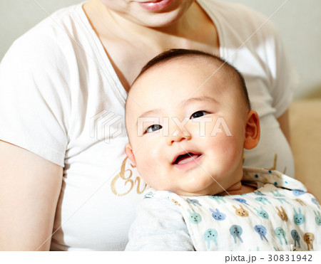 笑う赤ちゃんの写真素材