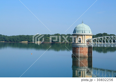 多摩湖の取水塔 30832256