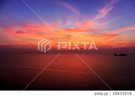 Dramatic Sunset in Thailand Dramatic Sunset in Thailand 30835058