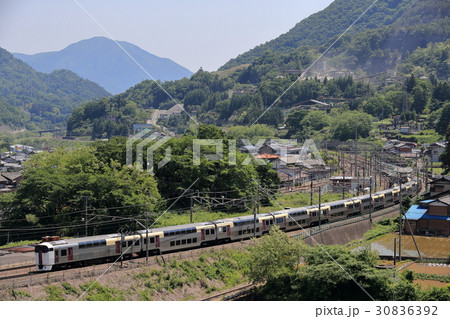 ホリデー快速ビュー山梨 30836392