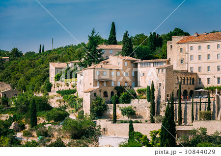 Picturesque hill top village of Gordes in Provence 30844029