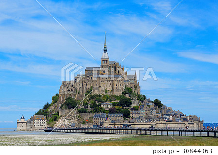 モンサンミシェルと青空 30844063