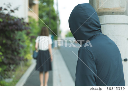 ストーカー(イメージ) ストーカー(イメージ) 30845339