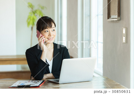 働く女性 ミドル 働く女性 ミドル 30850631