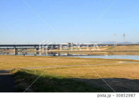筑後川の河川敷 30852987