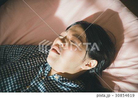 woman during pregnancy or shortly after childbirth woman during pregnancy or shortly after childbirth 30854619