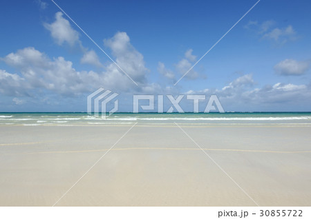Emply beach and tropical ocean Emply beach and tropical ocean 30855722