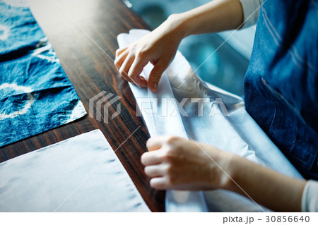 藍染　絞り染め 30856640