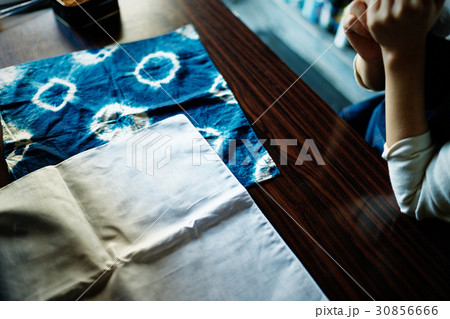 藍染　絞り染め 30856666