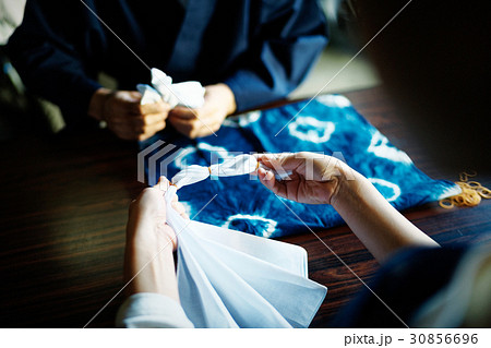 藍染　絞り染め 30856696