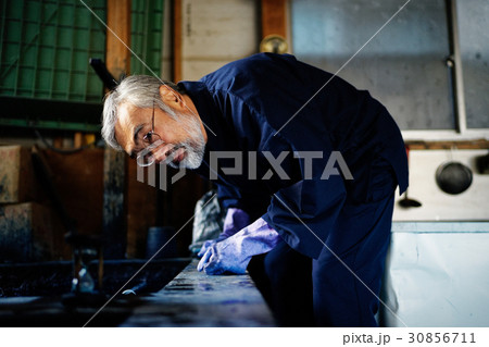 染物職人 男性 染物職人 男性 30856711