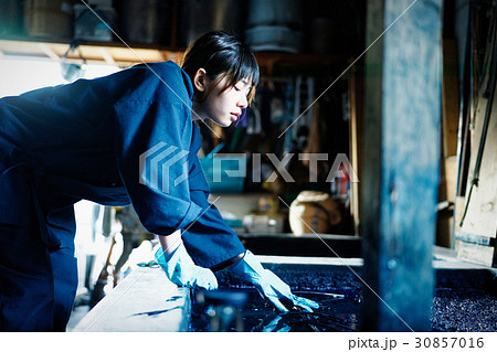 藍染　手捺染　染色　女性 30857016