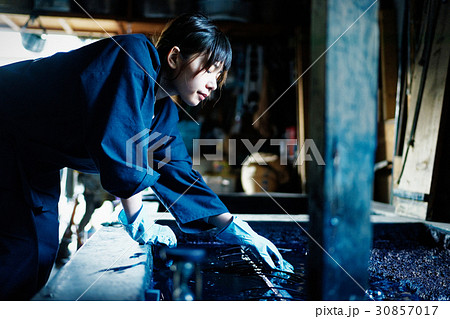 藍染　手捺染　染色　女性 30857017