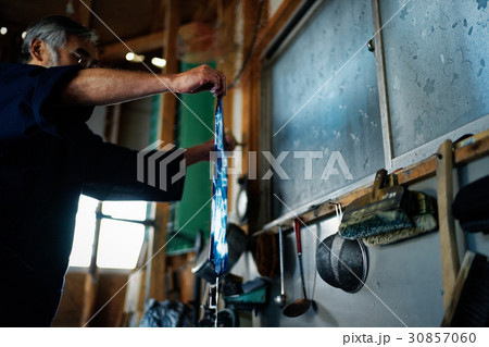 絞り染め　染色　洗い 30857060