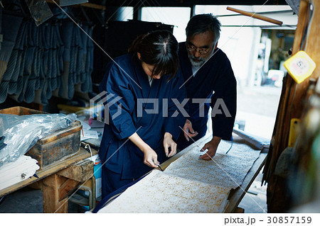 藍染 手捺染 染色 職人 藍染 手捺染 染色 職人 30857159