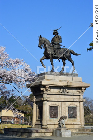 桜と伊達政宗像 桜と伊達政宗像 30857584