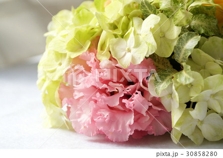 フラワーアレンジメント 30858280