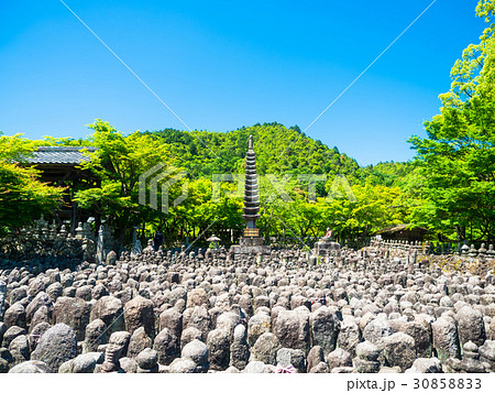 化野念仏寺の無縁仏 30858833