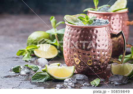 Moscow mule cocktail 30859849