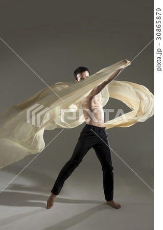 バレエ バレリーナ 若い男 30865879