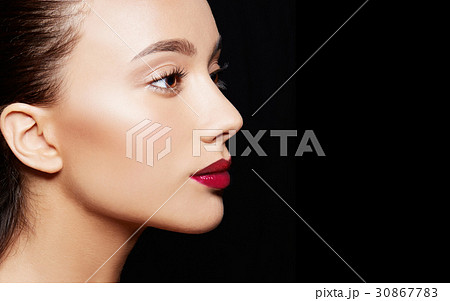 外人モデルの横顔ポートレート 化粧品イメージ の写真素材