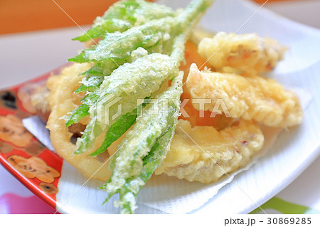 おいしい明日葉とタコの天婦羅 おいしい明日葉とタコの天婦羅 30869285