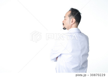 白衣の男性の写真素材