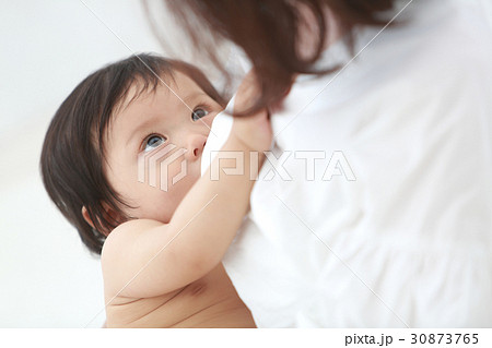 育児 授乳 育児 授乳 30873765