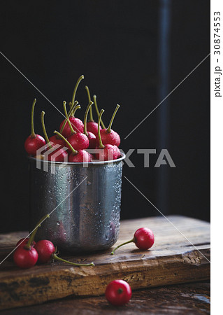 Panama berry fruits on the dark background 30874553