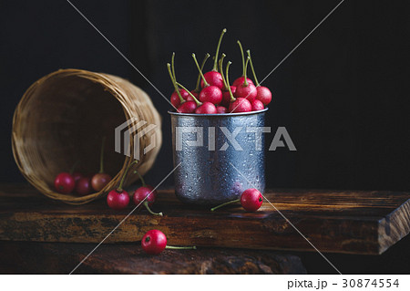 Panama berry fruits on the dark background 30874554