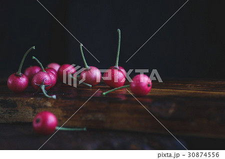 Panama berry fruits on the dark background 30874556