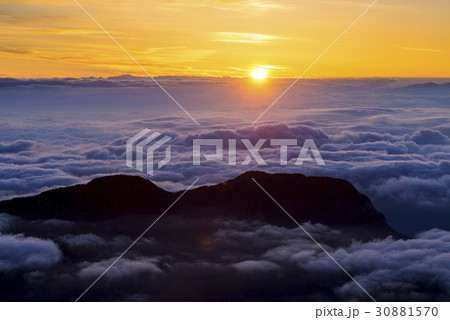 北アルプスからの御来光 北アルプスからの御来光 30881570