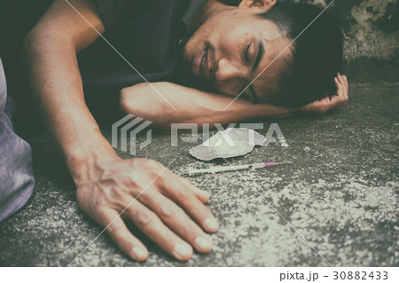 drug addict man drug addict man 30882433