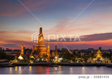 Wat Arun Temple at sunset. Bangkok. Thailand. 30885450