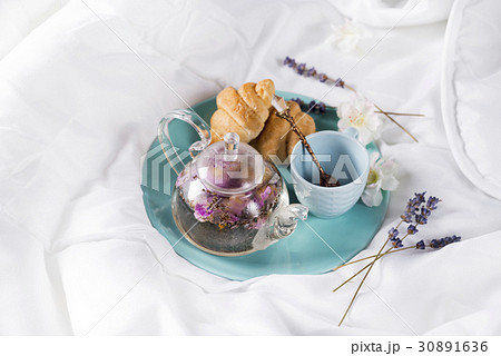 Breakfast in bed 30891636