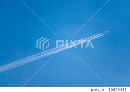 青空 飛行機 飛行機雲 雲 エアプレーン クラウド 青空 飛行機 飛行機雲 雲 エアプレーン クラウド 30896451