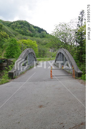 信州 小谷村の親沢橋 昭和12年建造のRCローゼ橋 戦時下の鋼材不足に対応 土木遺産指定 信州 小谷村の親沢橋 昭和12年建造のRCローゼ橋 戦時下の鋼材不足に対応 土木遺産指定 30899576