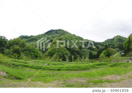 信州 小谷村 平倉城址 全景超広角 戦国時代に武田氏に攻められ落城した山城跡 信州 小谷村 平倉城址 全景超広角 戦国時代に武田氏に攻められ落城した山城跡 30901956