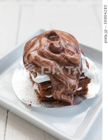 chocolate cream cake chocolate cream cake 30904285