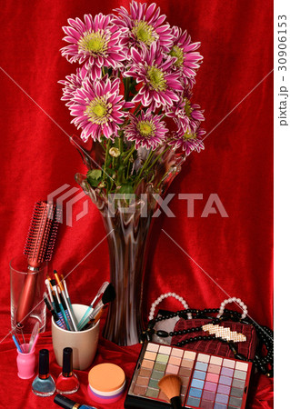 Cosmetics and flowers Cosmetics and flowers 30906153