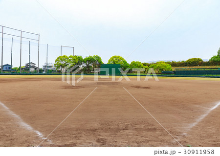 練習の終わった野球場 撮影協力:日本経済大学 練習の終わった野球場 撮影協力:日本経済大学 30911958