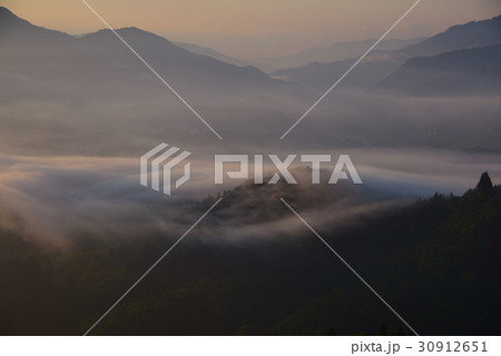 国見ヶ丘の雲海 30912651